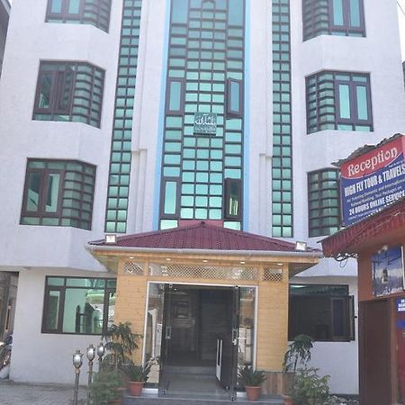 Hotel Azad Durgjan Екстер'єр фото