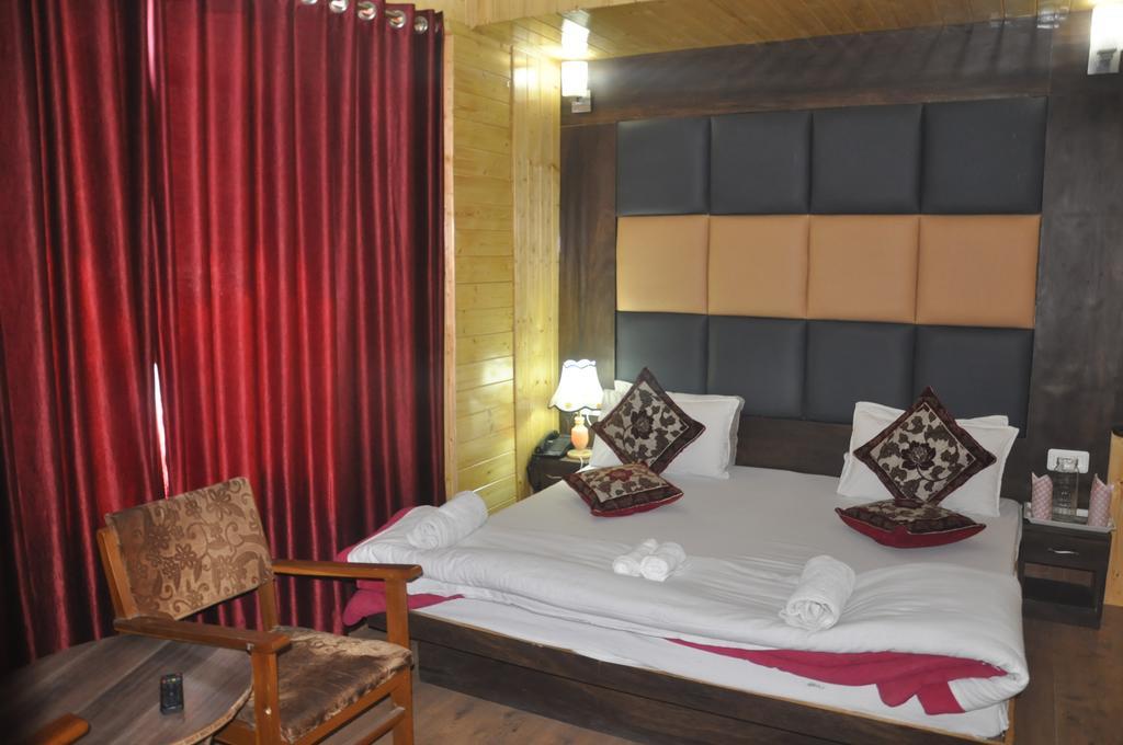 Hotel Azad Durgjan Екстер'єр фото